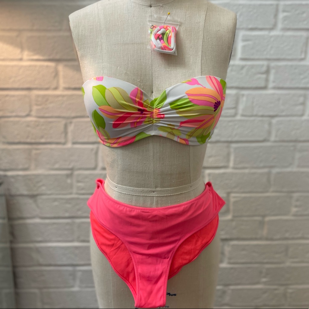 Victoria’s Secret Swimsuit 36c Top And Medium Ruched Cheeky Bottoms